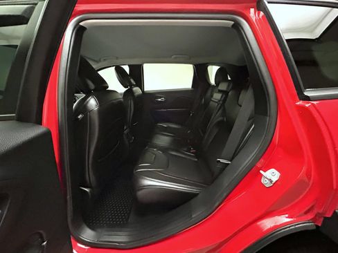 Used 2019 Jeep Cherokee Trailhawk w/ Cold Weather Group AWD/4WD image 19