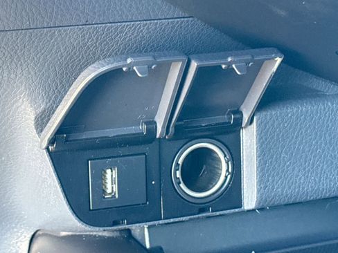 Used 2022 Toyota Camry SE image 23