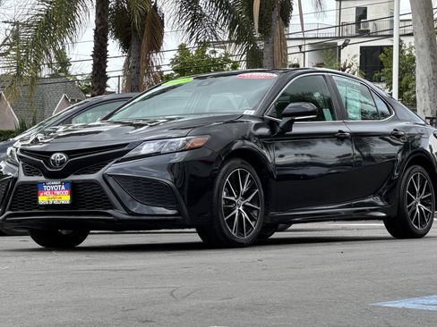 Certified 2023 Toyota Camry SE image 8