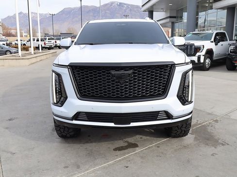 Used 2026 Cadillac Escalade ESV Sport w/ Touring Package image 9