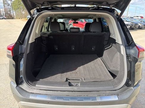 Used 2023 Nissan Rogue SV w/ SV Premium Package image 12