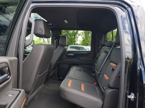 Used 2024 GMC Sierra 2500 AT4 w/ AT4 Premium Plus Package AWD/4WD image 19