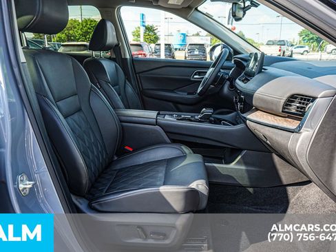 Used 2025 Nissan Rogue Platinum FWD image 23