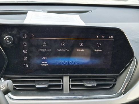 Certified 2025 Chevrolet Trax LT w/ Driver Confidence Package image 9