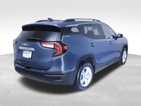 Used 2024 GMC Terrain SLE w/ Driver Convenience Package FWD image 8