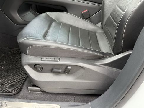 Used 2024 Volkswagen Atlas SEL AWD/4WD image 13