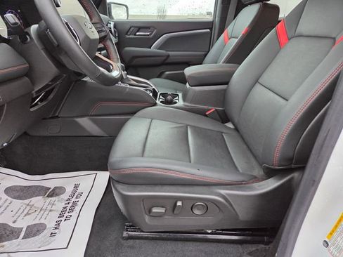 Used 2024 Chevrolet Colorado Z71 w/ Z71 Convenience Package 2 image 17