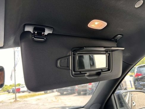 Used 2023 Mercedes-Benz GLB 250 4MATIC image 29