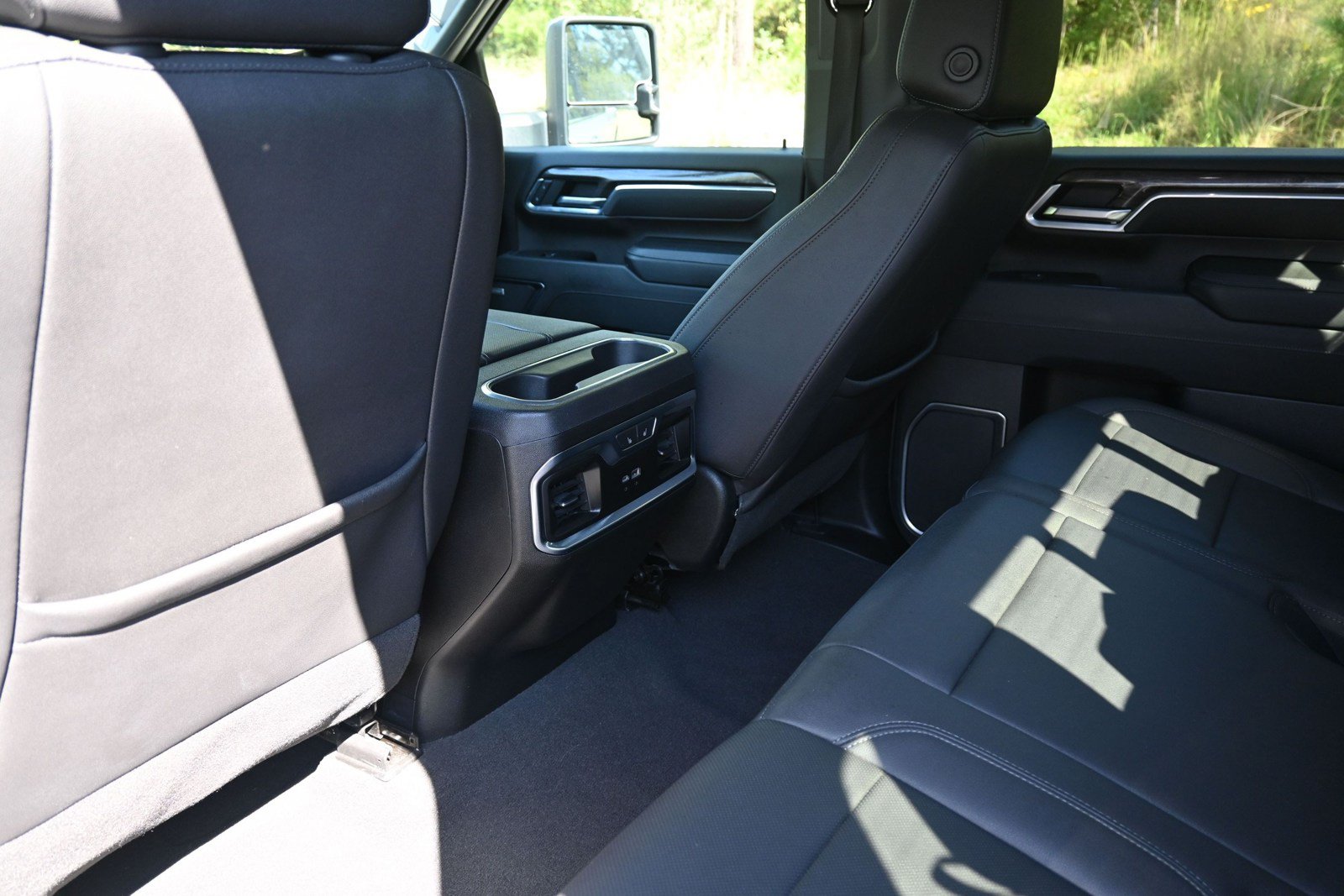 Used 2024 Chevrolet Silverado 3500 LTZ w/ LTZ Convenience Package AWD/4WD image 21