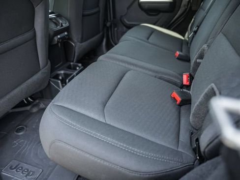 Used 2022 Jeep Wrangler Unlimited Sport AWD/4WD image 34