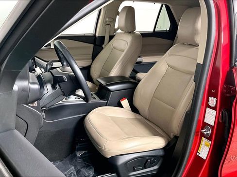 Used 2023 Ford Explorer Limited image 25