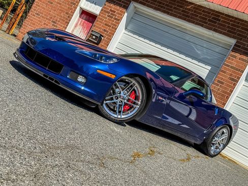 Used 2007 Chevrolet Corvette Z06 w/ Preferred Equipment Group image 4