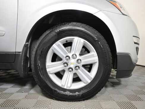 Used 2013 Chevrolet Traverse LT image 11