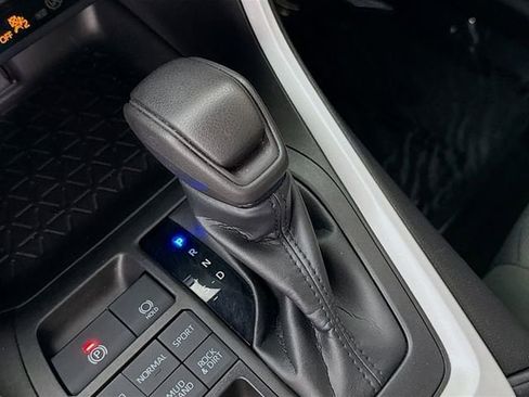 Certified 2022 Toyota RAV4 XLE image 16