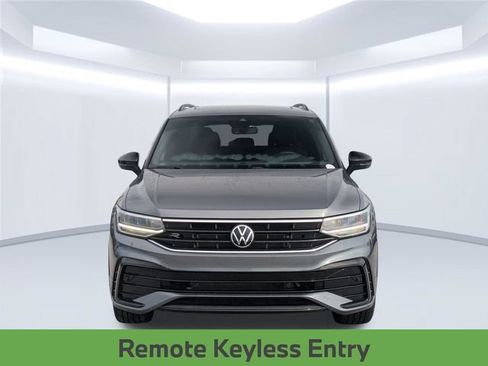 Used 2023 Volkswagen Tiguan SE R-Line FWD image 11