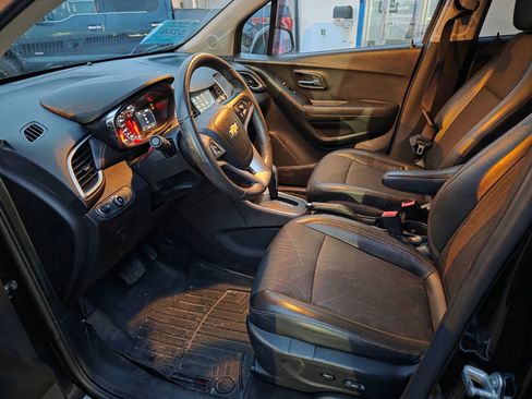 Used 2017 Chevrolet Trax LT w/ LT Convenience Package AWD/4WD image 11