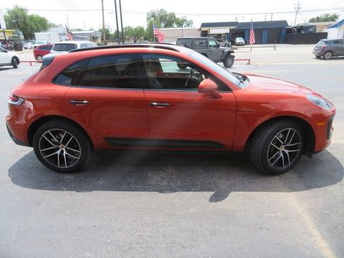 Used 2022 Porsche Macan image 4