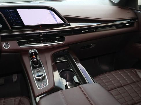 Certified 2024 Cadillac Escalade Sport Platinum AWD/4WD image 18