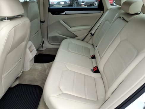 Used 2015 Volkswagen Passat 1.8T Limited Edition FWD image 13