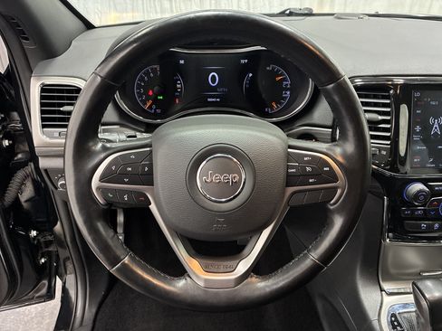 Used 2021 Jeep Grand Cherokee Laredo X image 21