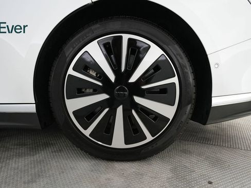 Used 2023 Lucid Air Touring image 9