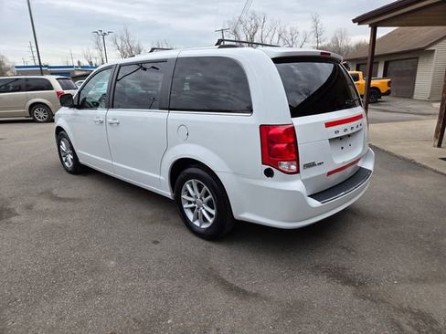 Used 2020 Dodge Grand Caravan SXT image 4