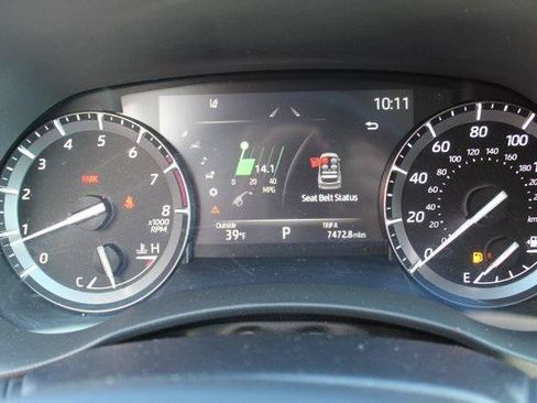 Certified 2021 Toyota Highlander XLE AWD/4WD image 10