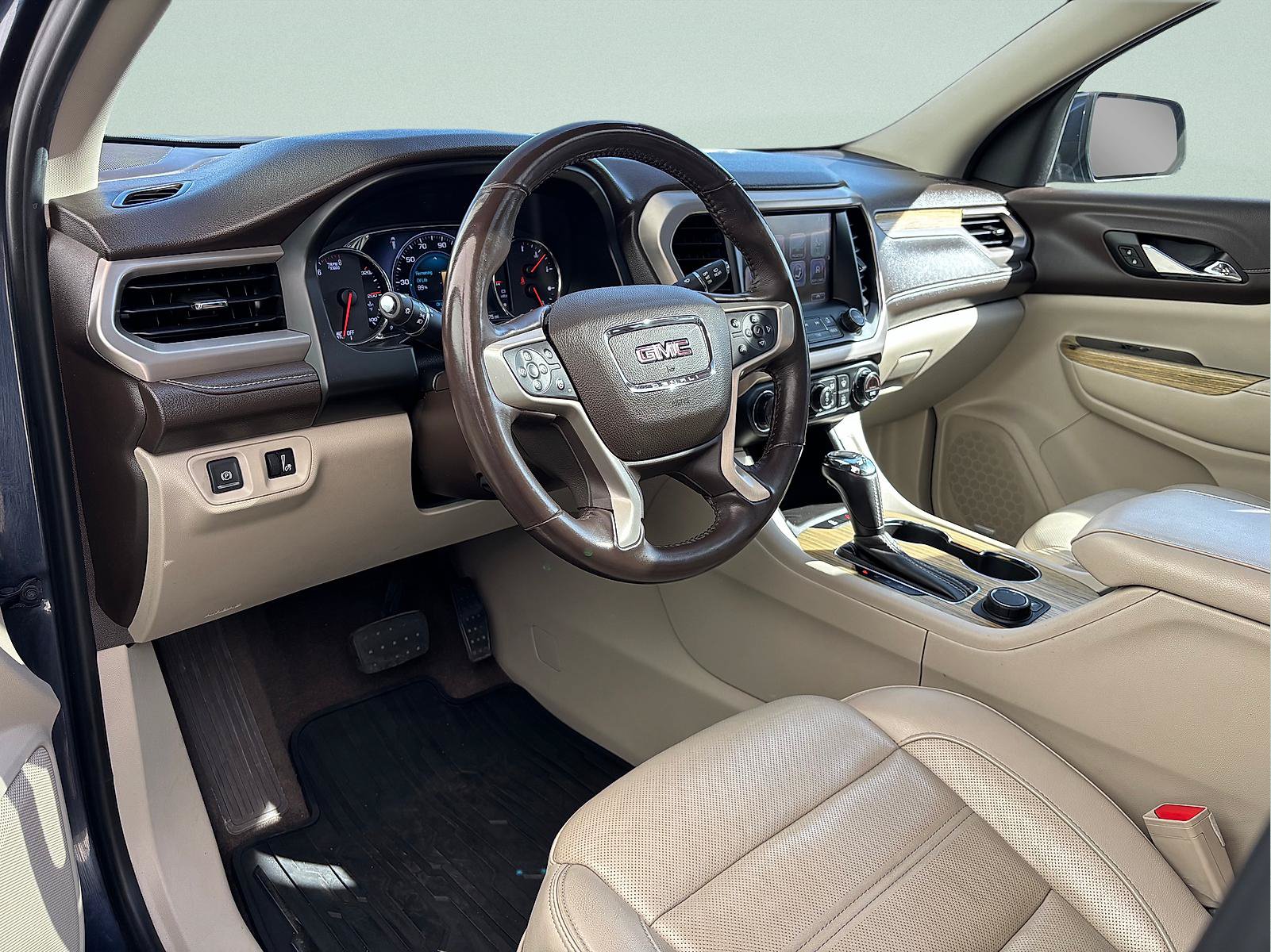 Used 2019 GMC Acadia Denali w/ Technology Package AWD/4WD image 15