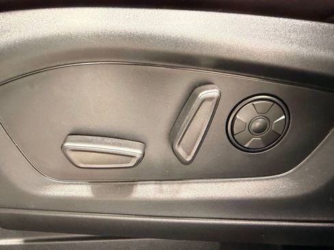 Used 2025 Ford Explorer Platinum AWD/4WD image 29