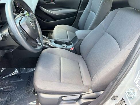 Used 2024 Toyota Corolla LE FWD image 5