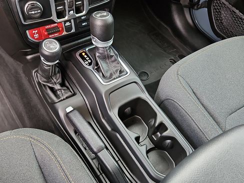 Used 2025 Jeep Wrangler Unlimited Sport S 4xe AWD/4WD image 13