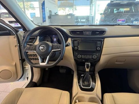 Used 2018 Nissan Rogue SV w/ Sun & Sound Touring Package AWD/4WD image 54