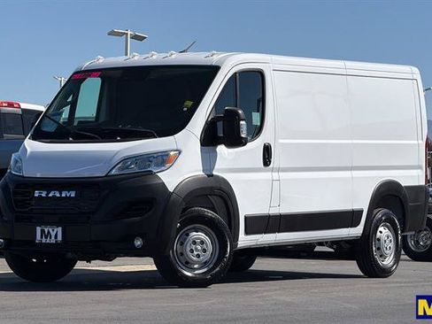 Used 2023 RAM ProMaster 2500 w/ Driver Convenience Group FWD image 8