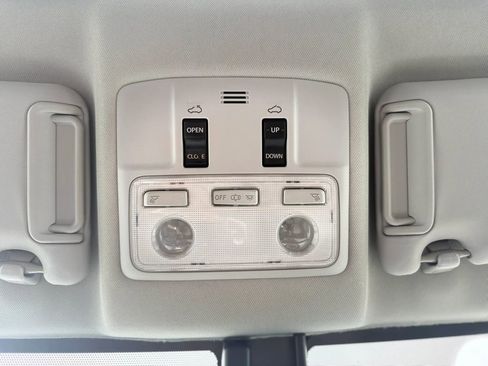 Used 2015 Toyota RAV4 Limited w/ Technology Package image 36