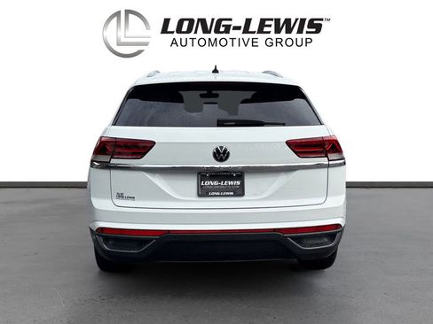 Certified 2022 Volkswagen Atlas Cross Sport SE w/ Black Wheel Package FWD image 5