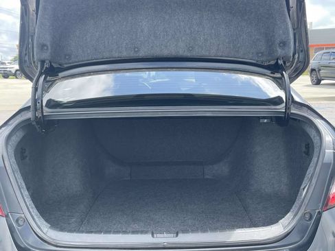 Used 2018 Honda Accord LX image 10
