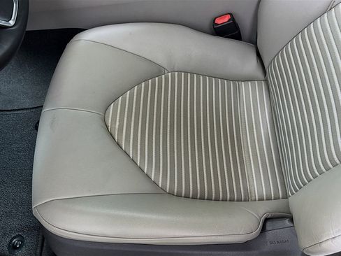 Certified 2020 Toyota Camry SE FWD image 18