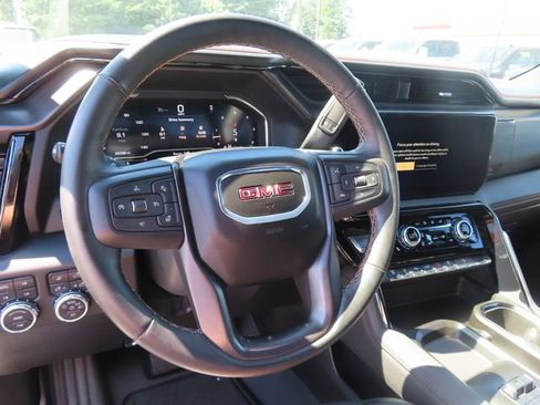 Used 2025 GMC Sierra 3500 AT4 w/ AT4 Preferred Package AWD/4WD image 17