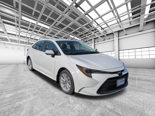 Used 2027 Toyota Corolla LE w/ LE Premium Package FWD image 1