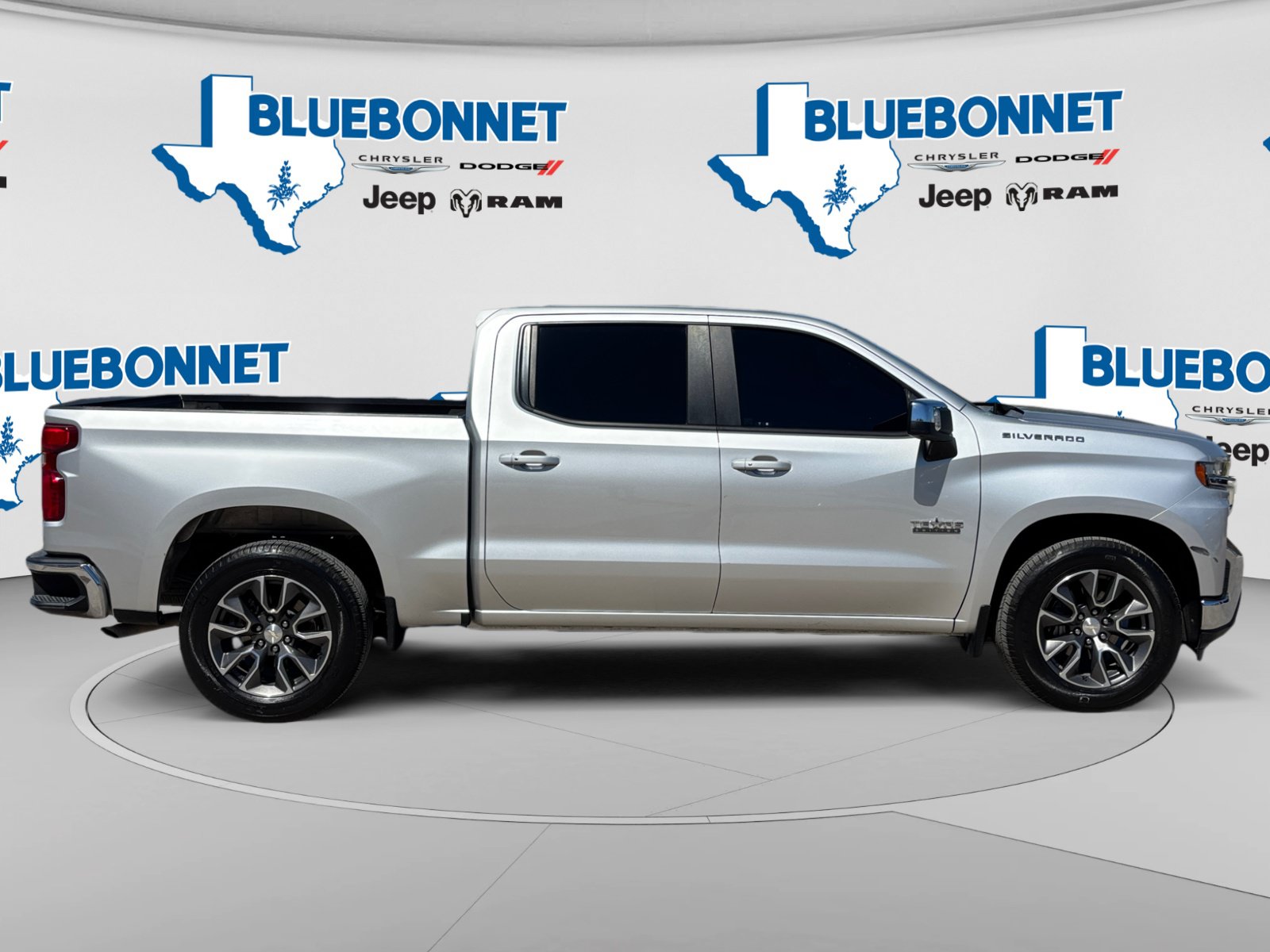 Used 2019 Chevrolet Silverado 1500 LT w/ Texas Edition RWD image 4