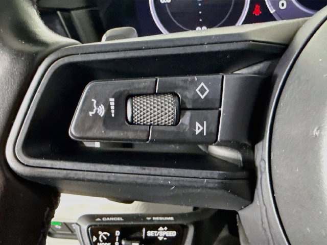 Used 2024 Porsche Cayenne Coupe AWD/4WD image 13