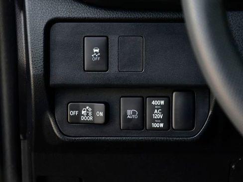 Used 2020 Toyota Tacoma TRD Sport w/ TRD Premium Sport Package AWD/4WD image 27