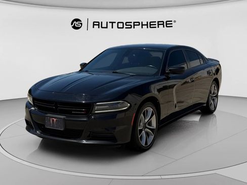 Used 2018 Dodge Charger SXT w/ Blacktop Package image 4