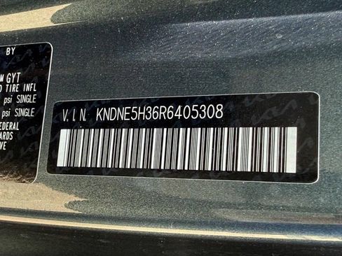 Used 2024 Kia Carnival SX FWD image 30