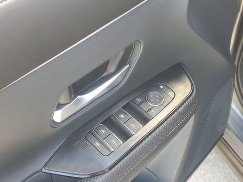 Used 2025 Nissan Kicks SR FWD image 23