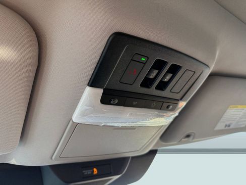 New 2026 Nissan Pathfinder Platinum image 17