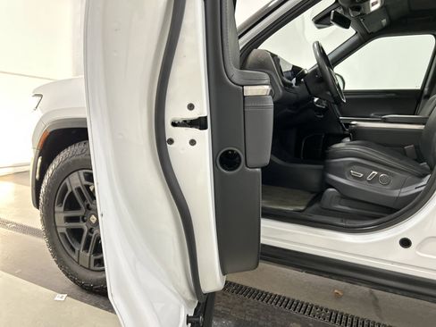 Used 2023 Rivian R1S Adventure image 32