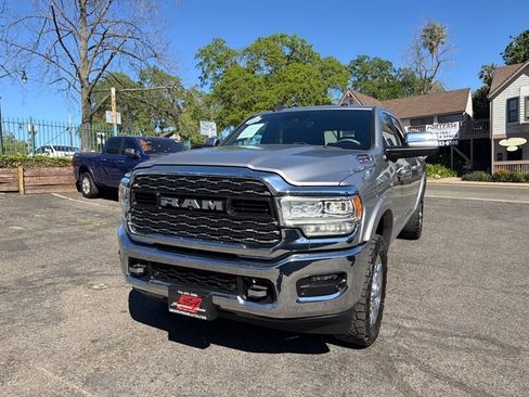 Used 2019 RAM 2500 Limited AWD/4WD image 3