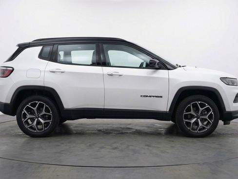 Used 2025 Jeep Compass Limited AWD/4WD image 11