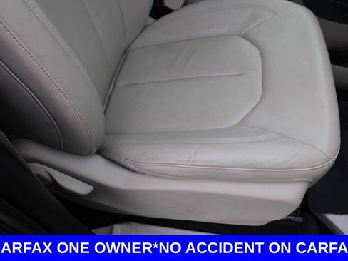 Used 2017 Chrysler Pacifica Touring-L image 21